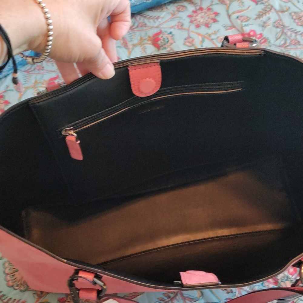 NWT, Beautiful Calvin Klein leather purse/tote/bag - Picture 2 of 7